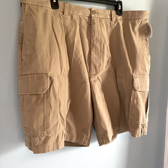 Hagar shorts with stretchy waist - Picture 1 of 5
